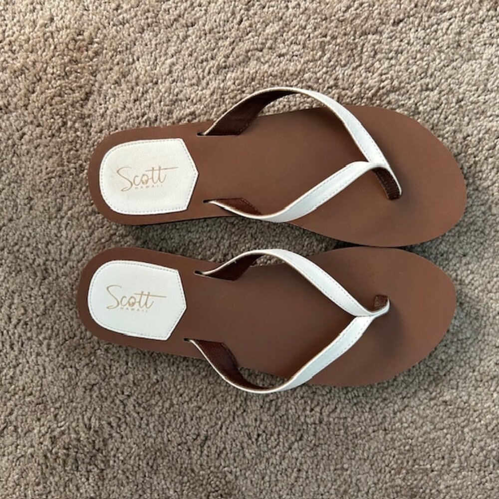 Scott Hawii White Leather Flip Flops